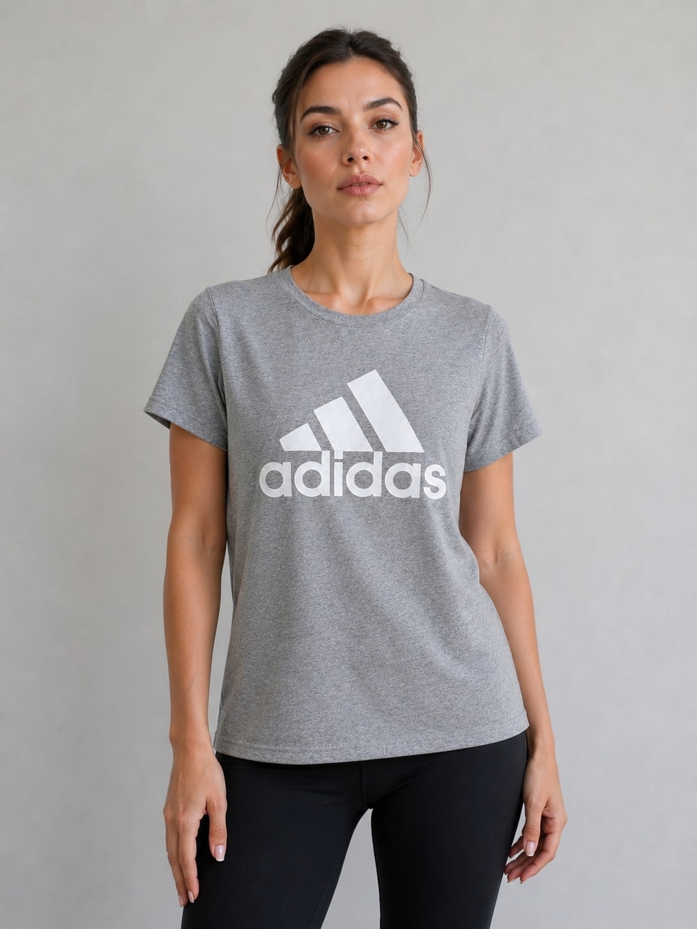 Adidas Women's Gray Logo T-Shirt Regular Fit Size L Cotton Blend Short Sleeve